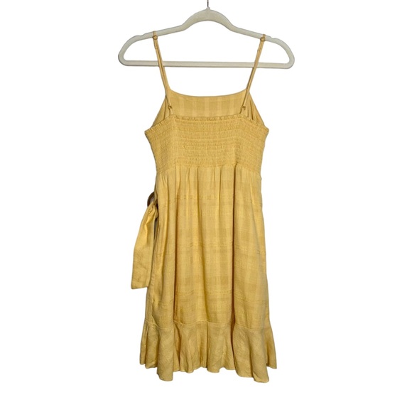 AMERICAN EAGLE Textured Wrap Mini Dress. Size Small - Picture 4 of 12